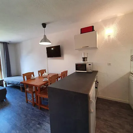 2** Renove, Centre Des Coches, Pied Des Pistes, Proche Commerces Et Garderie - Fr-1-353-62 Apartment