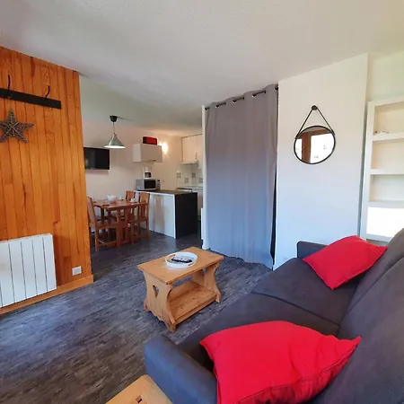 2** Renove, Centre Des Coches, Pied Des Pistes, Proche Commerces Et Garderie - Fr-1-353-62 Apartment *